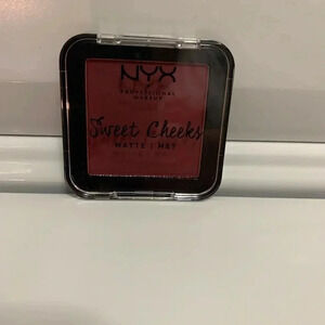 NYX Sweet Cheeks Matte Creamy Powder Blush Size 0.17 oz